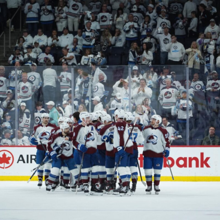 Carolina i Colorado u progu kolejnej rundy play-offów NHL