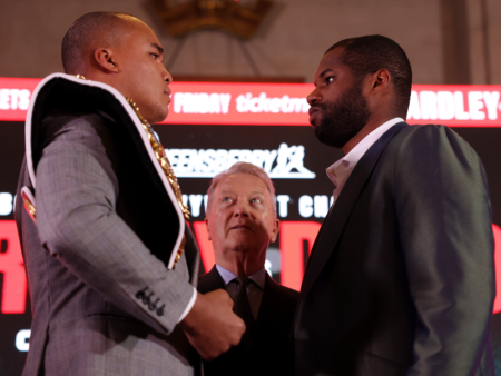 Frank Warren broni Dubois przed walką z Wardleyem