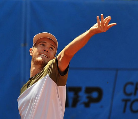 Sachko zakończył swoje występy w eliminacjach Rolanda Garrosa, przegrywając z Bueno