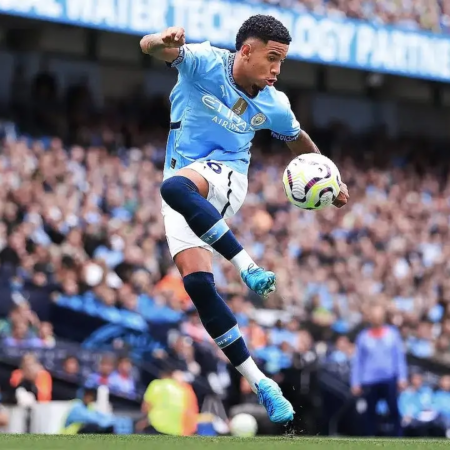 Tottenham wraca do Savinho