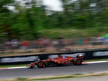 Start Grand Prix Włoch: Ferrari i Mercedes popisują się najlepszą prędkością na torze Monza